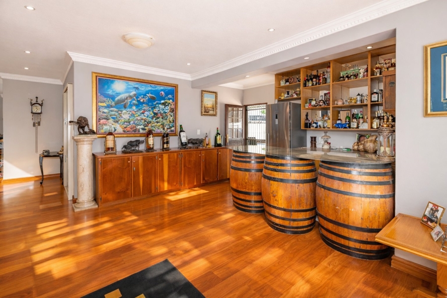 5 Bedroom Property for Sale in Meerhof North West